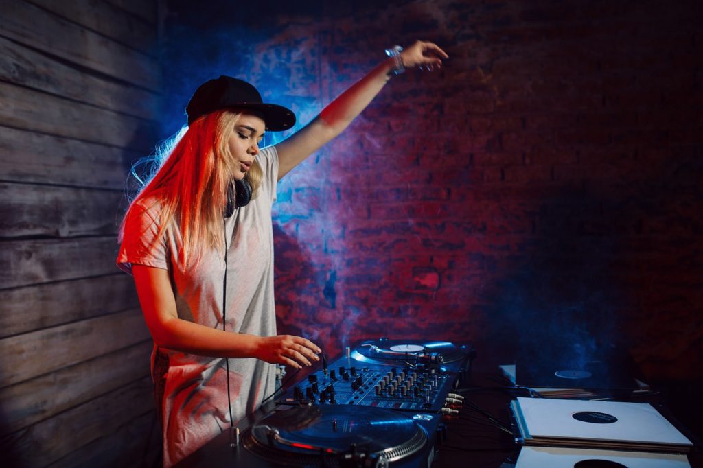 woman, dj, night club-7429200.jpg